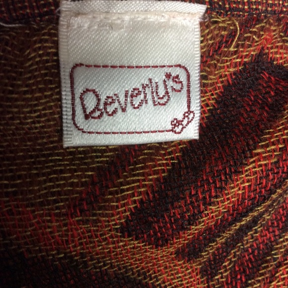 Beverly’s Cinched & Fringed Scarf! - Picture 4 of 4